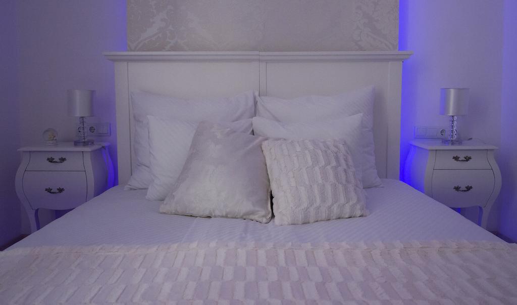 Double or Twin Room,235454409:JPEG